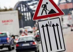 Angesichts vieler Verkehrsbehinderungen und Staus in Hamburg will der rot-g... weiterlesen