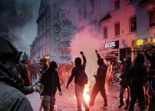 Einen Tag vor dem Prozessbeginn zu den G20-Ausschreitungen an der Hamburger... weiterlesen