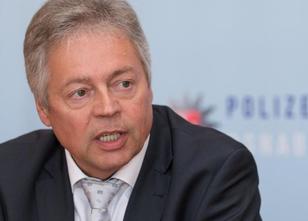 Der Osnabrücker Polizeipräsident Bernhard Witthaut wird neuer niedersächsis... weiterlesen