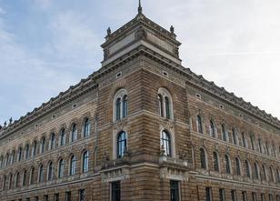 Die NPD Sachsen ist gegen die Sperrung ihrer Facebook-Seite gerichtlich vor... weiterlesen