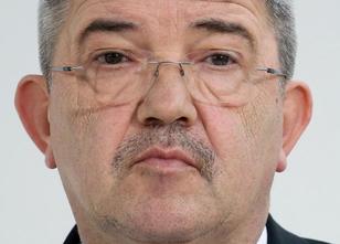 Nach der Aufdeckung eines mutmaßlichen rechtsextremen Netzwerkes in der hes... weiterlesen