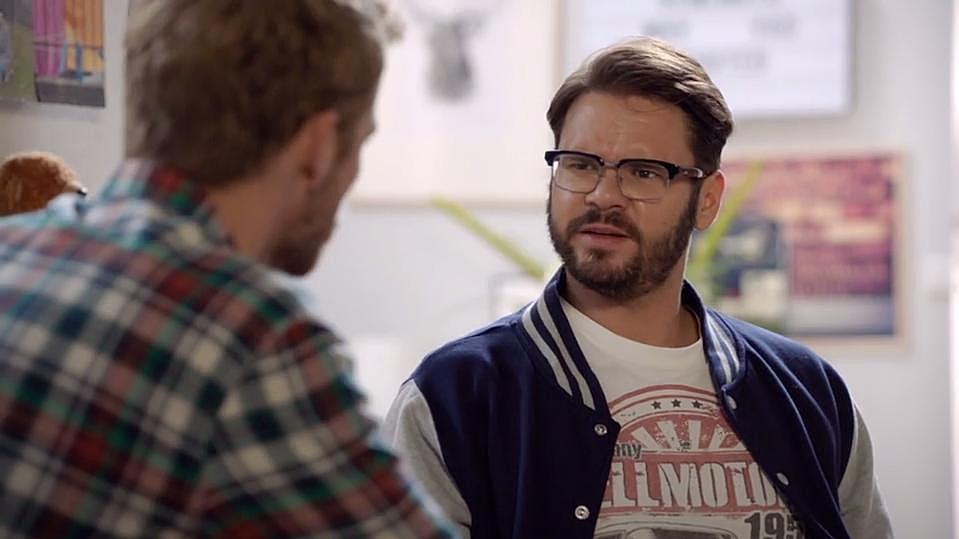 Eine gefährliche "WHY"-Aktion! Tuner hadert mit sich GZSZ: Tuner klagt Paul sein Leid.