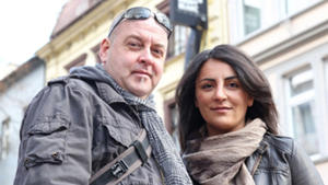 EXTRA-Reporterin Düzen Tekkal im Interview EXTRA-Reporterin Düzen Tekkal im Interview
