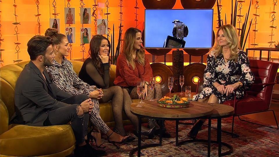 Frauke Ludowig und ihre TVNOW-Talkgäste befragen das große Bachelor-Orakel Frauke Ludowig befragt in ihrem TVNOW-Talk gemeinsam mit ihren Gästen das Bachelor-Orakel.