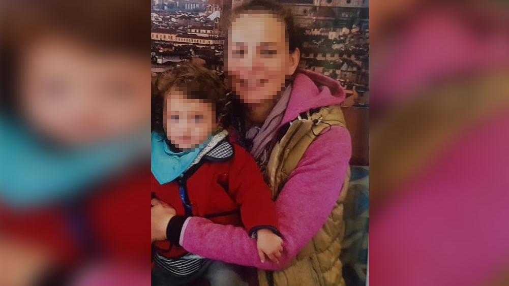 Großfahndung nach Martha (3) in Weimar: Mutter Anja entführt eigene Tochter an Ostern Zuletzt wurden Anja und Martha bei einem Oster-Ausflug gesehen.