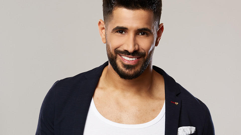 Mudi muss in der dritten Woche gehen – weil er eine Freundin hat Mudi Sleiman ist 28 Jahre alt und Kandidat bei „Die Bachelorette 2019“. In der dritten Woche muss er abreisen.