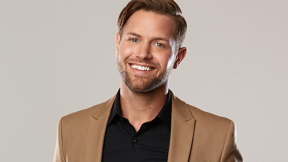 Florian geht vor den Homedates freiwillig Florian Hausdorfer ist 24 Jahre alt und Kandidat bei „Die Bachelorette 2019“. Er ist ein ehrgeiziger Typ.