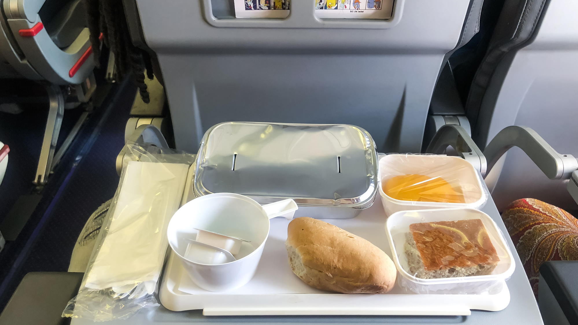 Verhaltenskodex im Flugzeug Essen im Flugzeug