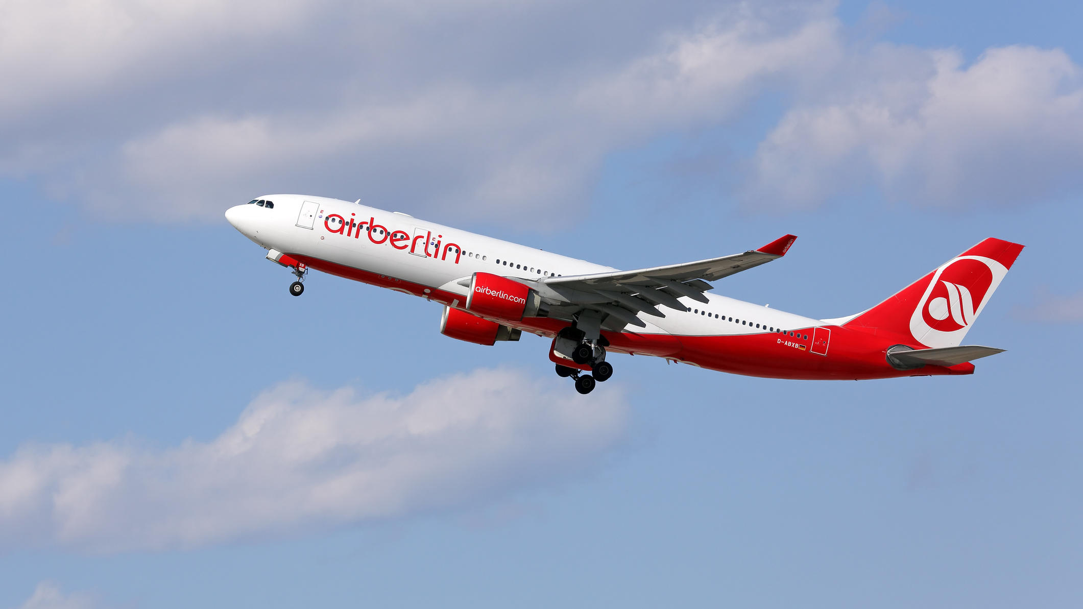 2 Jahre nach der Air-Berlin-Pleite: Was machen die Ex-Mitarbeiter heute? Air Berlin Flugzeug