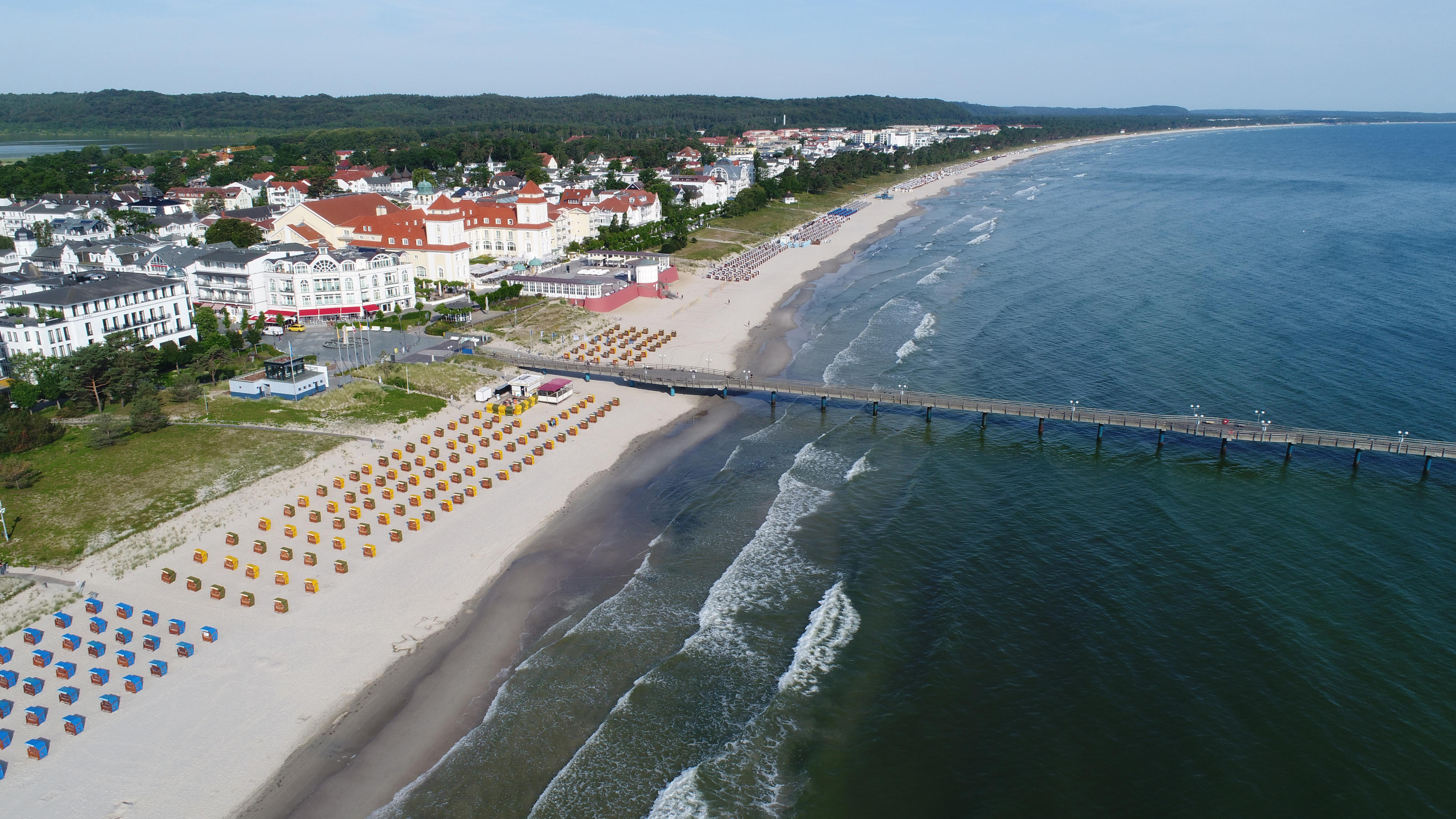 Von Motorboot erfasst: 53-jähriger Schwimmer stirbt auf Rügen Binzer Strand, Rügen