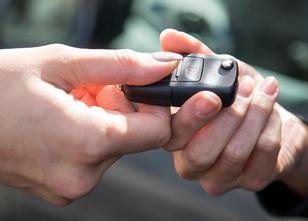 Köln (dpa/tmn) - Viel zu billig und das Auto nicht vor Ort. Wer Inserate so... weiterlesen