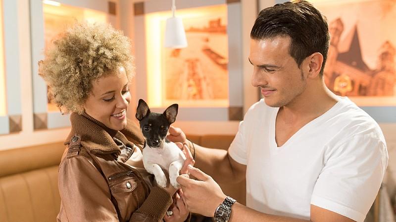 Zwei neue starke Typen bei „Unter uns“ "Unter uns"-Stars Cronis Karakassidis und Joy Abiola-Müller