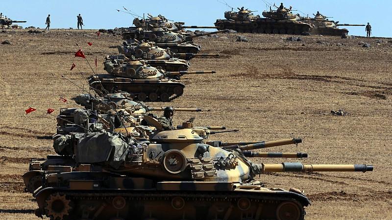 IS-Terror in Syrien und dem Irak: Welches Spiel treibt die Türkei? Türkei Panzer Syrien IS Terror
