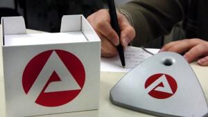 Stuttgarter Arbeitsagentur-Mitarbeiter forderte Sex gegen Jobs Stuttgarter Arbeitsagentur-Mitarbeiter forderte Sex gegen Jobs