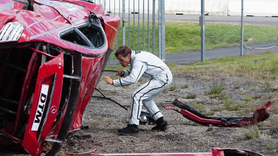 Alarm für Cobra 11: Schwerer Crash - Semir fliegt von der Rennstrecke "Alarm für Cobra 11": Crash am Nürburgring