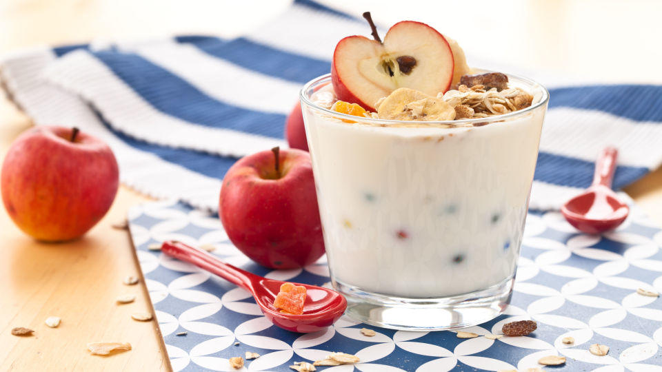 Naturjoghurt bei 'Stiftung Warentest' - Nicht in jedem Becher ist drin, was draufsteht 22 von 24 Joghurts schnitten im Test gut ab.
