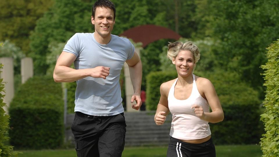 Was bringt Joggen wirklich? So hilft Lauftraining dem Körper Lauftraining hilft dem Körper