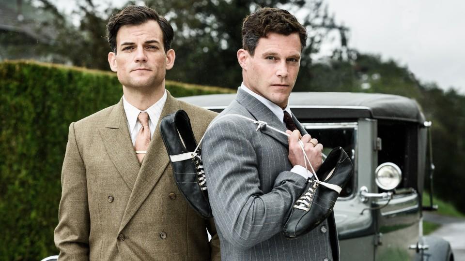 Die Turnschuhgiganten - RTL verfilmt das Leben der Dassler-Brüder Ken Duken spielt Adi Dassler (r.), Torben Liebrecht (l.) seinen Bruder Rudi Dassler.