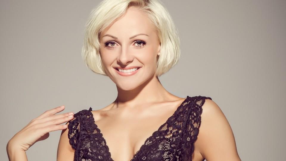 Stepping Out 2015: Marta Arndt trainiert Ex-Fußballer Mario Basler und Doris Büld Tanz-Coach Marta Arndt