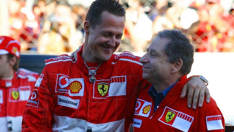 Jean Todt "muss fast weinen": Ex-Ferrari-Boss von Michael Schumachers Schicksal getroffen 29.10.2006 Monza, Italy,Michael Schumacher (GER), Scuderia Ferrari and Jean Todt (FRA), Scuderia Ferrari, Teamchief, General Manager, Team Principal - Ferrari World Finals, Monza - www.xpb.cc, EMail: info@xpb.cc - copy of publication required for pri