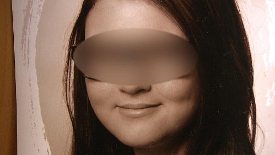 Zur Fahndung ausgeschrieben: 15-jährige Linda aus Pulsnitz ist offenbar auf dem Weg zum IS IS Radikalisierung Syrien Türkei Islamischer Staat