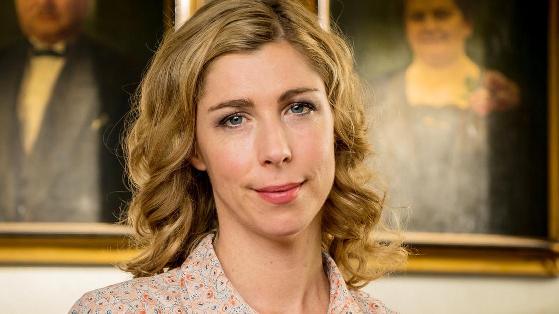 Magda macht das schon!: Brigitte Zeh spielt Cornelia Holtkamp Brigitte Zeh spielt in "Magda macht das schon!" Cornelia Holtkamp