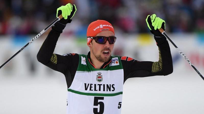 Herrenloser Ski auf der Schanze: Kombinierer Johannes Rydzek entgeht Horror-Sturz Rekord-Weltmeister