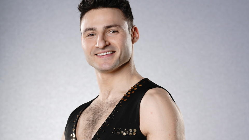 Let's Dance 2017: Profitänzer Robert Beitsch ist der Tanzpartner von Susi Kentikian Profitänzer Robert Beitsch tritt in der zehnten Staffel von "Let's Dance" an.