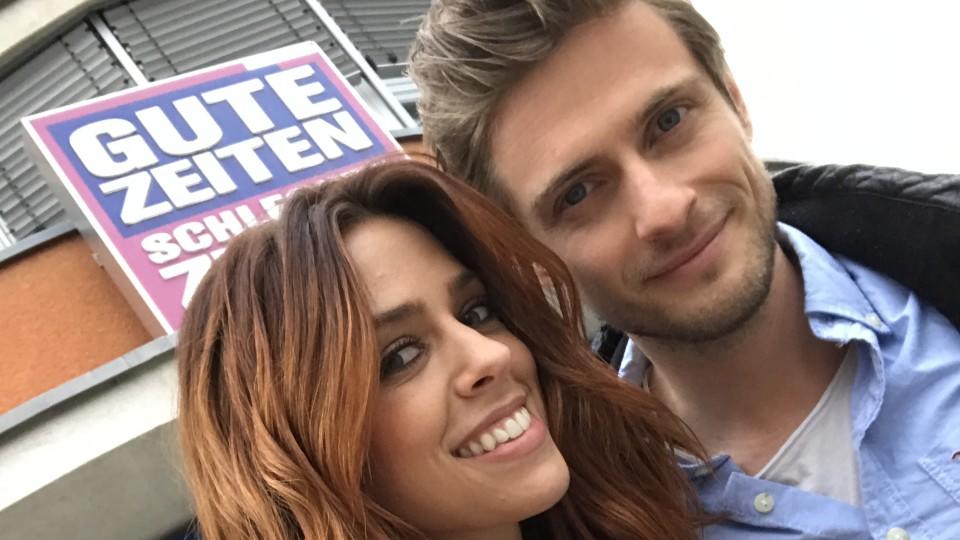 25. Geburtstag von GZSZ: Vanessa Mai performt zum GZSZ-Jubiläum im "Mauerwerk" Vanessa Mai strahlt mit Jörn Schlönvoigt um die Wette.