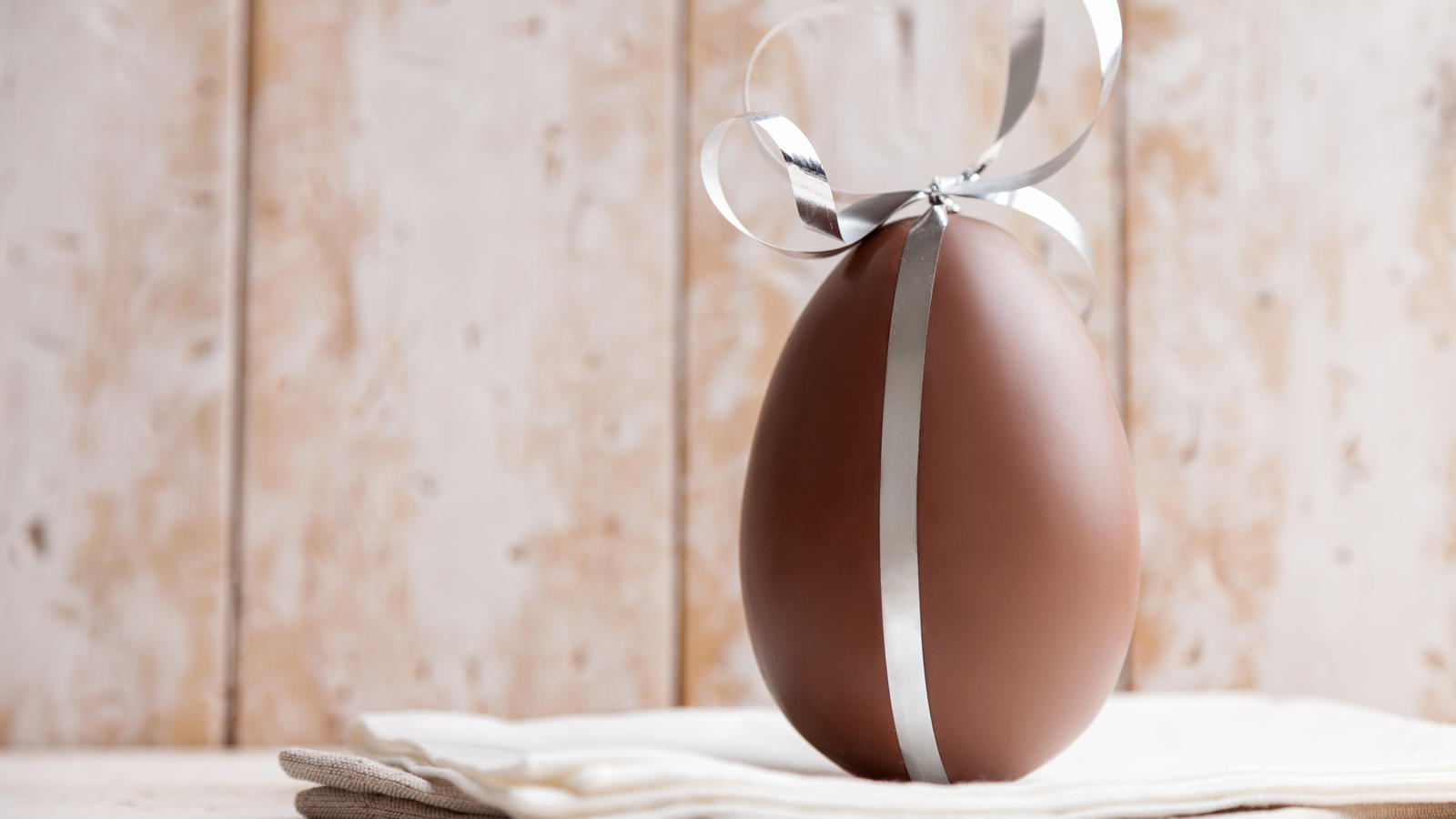 Glücksei statt Glückskeks: Süße Osterüberraschung zum selber machen Glücksei selber basteln