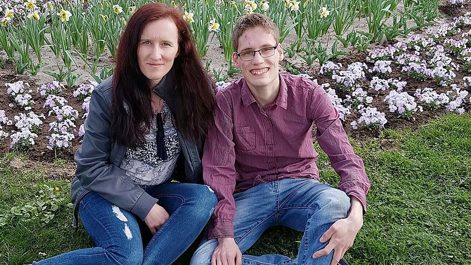 Schwiegertochter gesucht 2017: Tierfreund Oliver möchte endlich eine Freundin finden Mutter Kathrin unterstützt Oliver bei "Schwiegertochter gesucht".