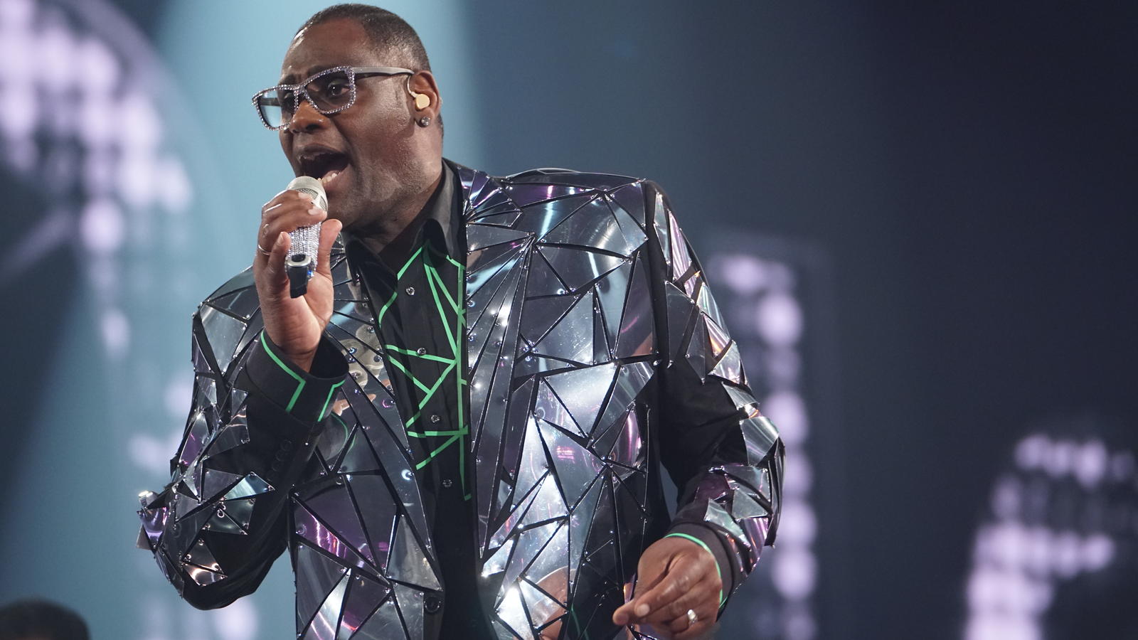 DSDS 2017: Alphonso Williams schafft es ins große Finale Alphonso Williams überzeugt in der vierten DSDS-Liveshow.