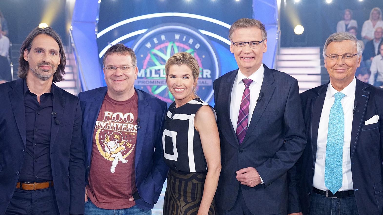 WWM-Prominenten-Special: 814.000 Euro für den guten Zweck Moderator Günther Jauch (2., v.r.) mit seinen prominenten Gästen (v.l.) Richard David Precht, Elton, Anke Engelke und Wolfgang Bosbach