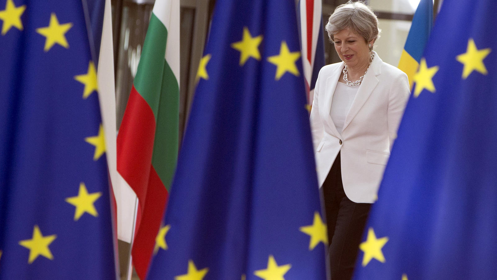 Bleiberecht in Großbritannien: Deutsche und andere EU-Bürger dürfen auch nach dem Brexit im Land bleiben dpatopbilder - Die britische Ministerpräsidentin Theresa May kommt am 23.06.2016 zum EU-Gipfeltreffen in Brüssel (Belgien). Neben Migration und Terrorismus steht auch der Brexit auf der Agenda des zweitägigen Treffens. Foto: Virginia Mayo/AP/dpa +++(