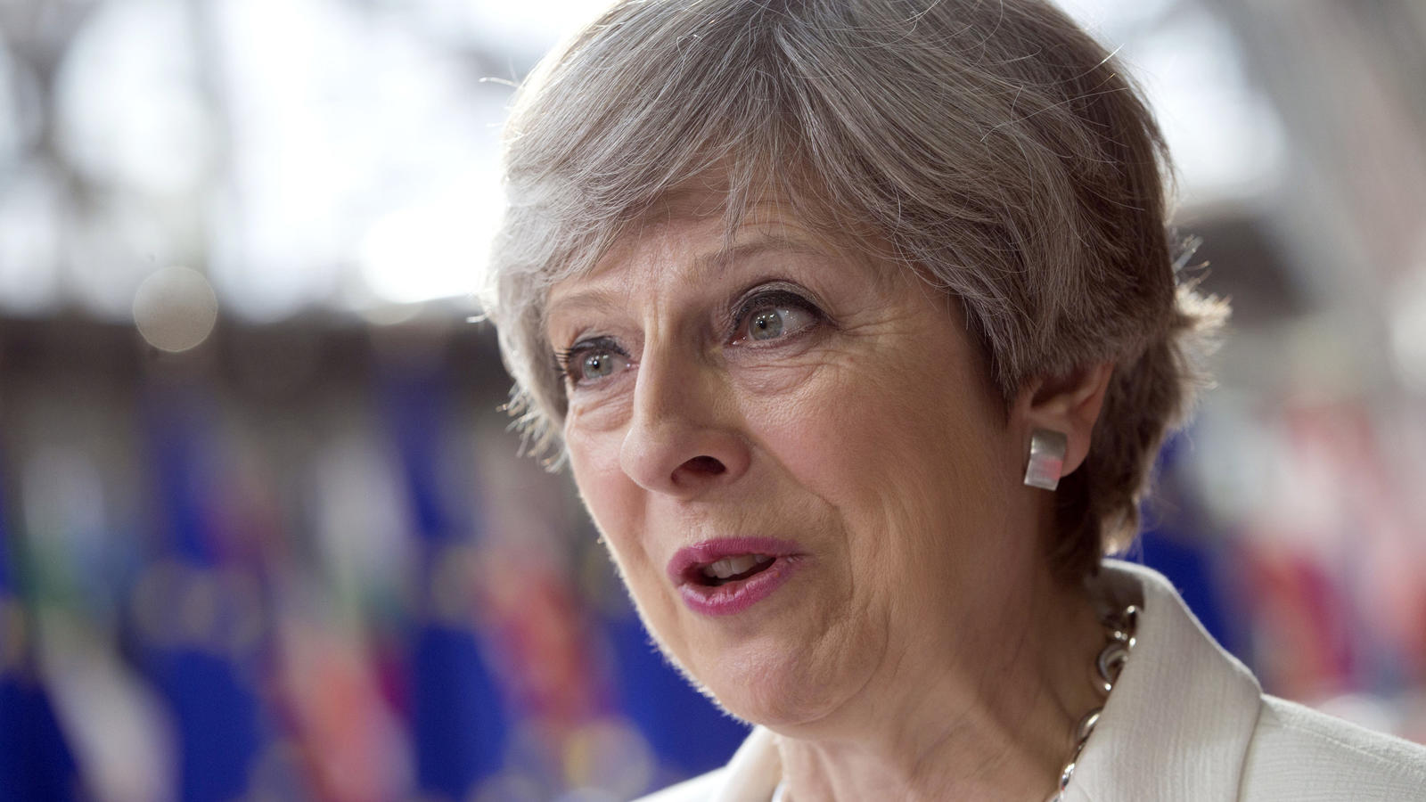 Bleiberecht in Großbritannien: Deutsche und andere EU-Bürger dürfen auch nach dem Brexit im Land bleiben Die britische Ministerpräsidentin Theresa May kommt am 23.06.2016 zum EU-Gipfeltreffen in Brüssel (Belgien). Neben Migration und Terrorismus steht auch der Brexit auf der Agenda des zweitägigen Treffens. Foto: Virginia Mayo/AP/dpa +++(c) dpa - Bildfu