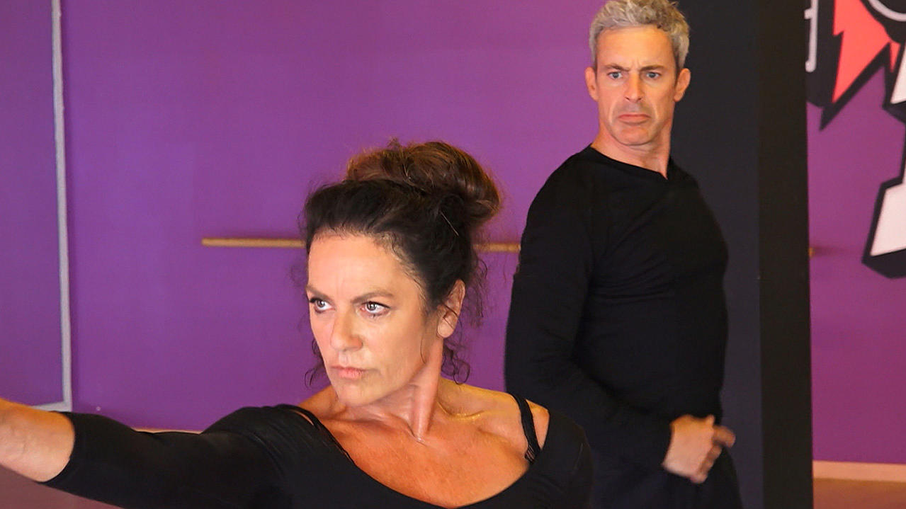Dance Dance Dance 2017: Christine Neubauer ist heiß aufs Tanzen Christine Neubauer und Gedeon Burkhard treten zusammen bei "Dance Dance Dance" 2017 an.