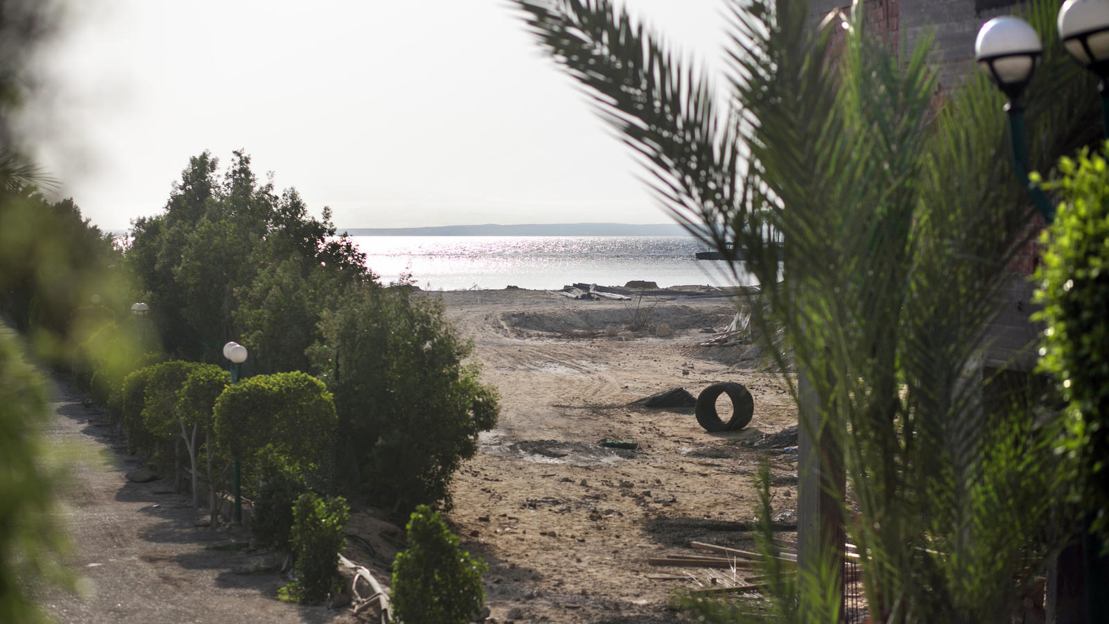 Messerattacke auf Touristen in Ägypten: Zwei Deutsche Frauen in Hurghada erstochen Blick am 15.07.2017 auf den Strand, in Hurghada, Ägypten, an dem ein Attentäter am Freitag (14.07.2017) mehrere Urlauber mit dem Messer attackierte. Bei dem Angriff in dem Urlaubsort am Roten Meer sind zwei deutsche Frauen getötet worden. Foto: Chris