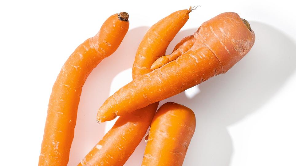 Obst und Gemüse mit Schönheitsfehlern: Aldi-Süd verkauft bald 'Krumme Dinger' Gemüse mit Schönheitsfehlern