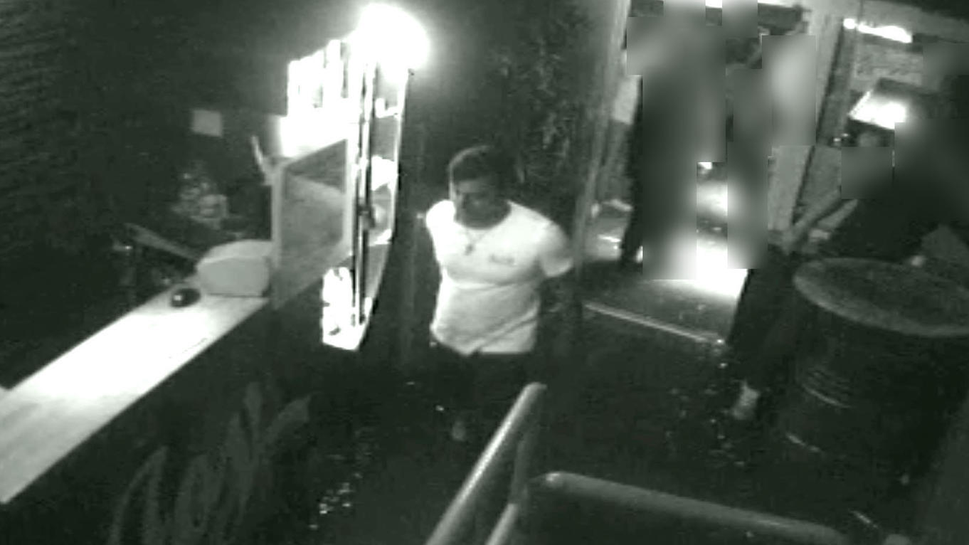 Mann prügelt 22-Jährigen in der Disco tot – wer kennt diesen Schläger? Polizei sucht nach Schläger von Henstedt-Ulzburg