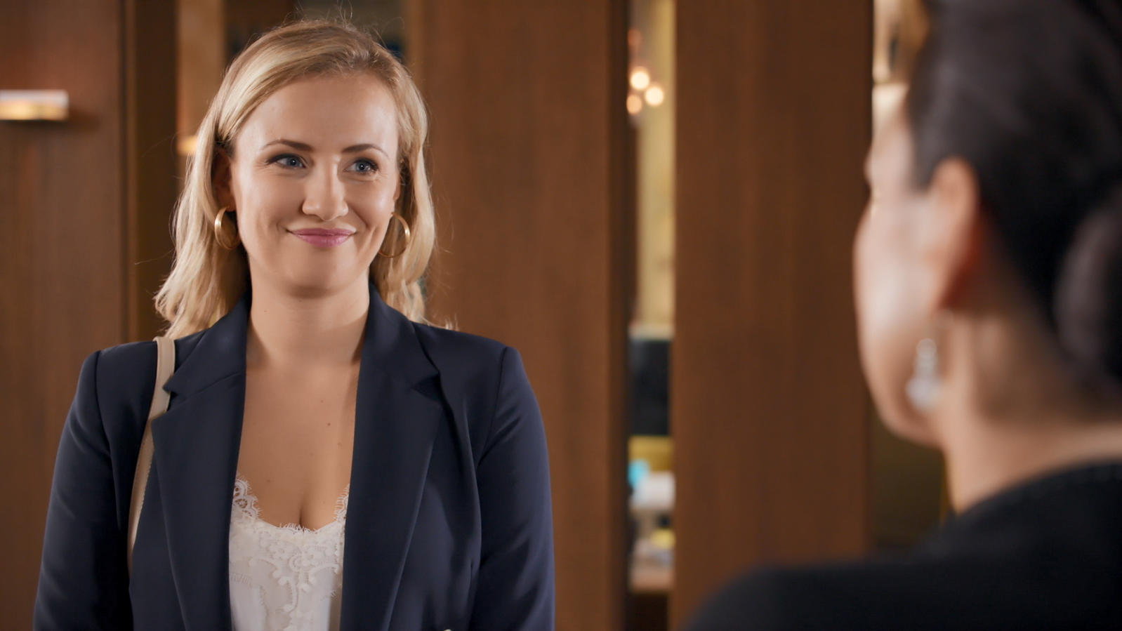 AWZ: Lässt sich Isabelle von Simone bestechen? AWZ: Isabelle