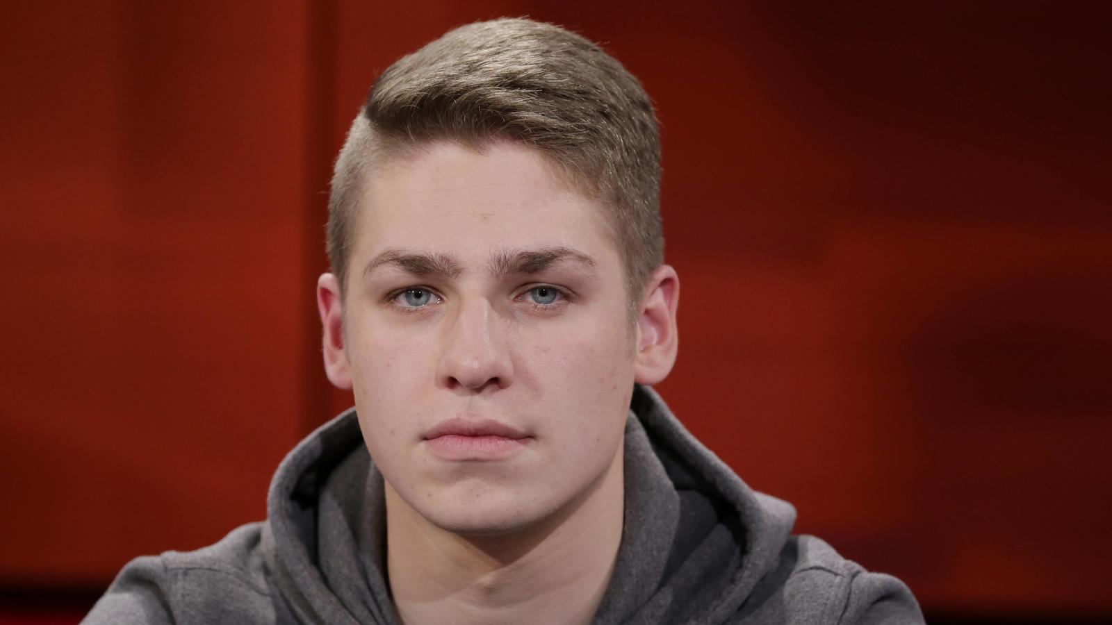 Nach 'Hart aber fair': Das Netz feiert Pflege-Azubi Alexander Jorde Pflege-Azubi Alexander Jorde prangert bei 'Hart aber fair' den Pflegenotstand in Deutschland an.