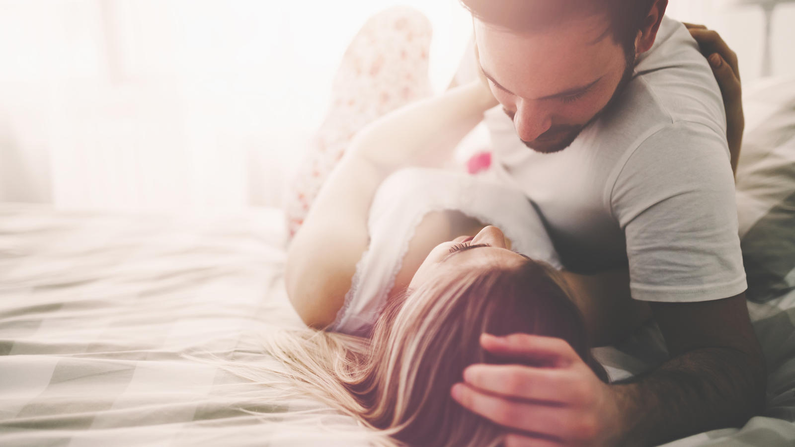 4 feurige Sexstellungen für Faule Bild: 4 feurige Sexstellungen für Faule