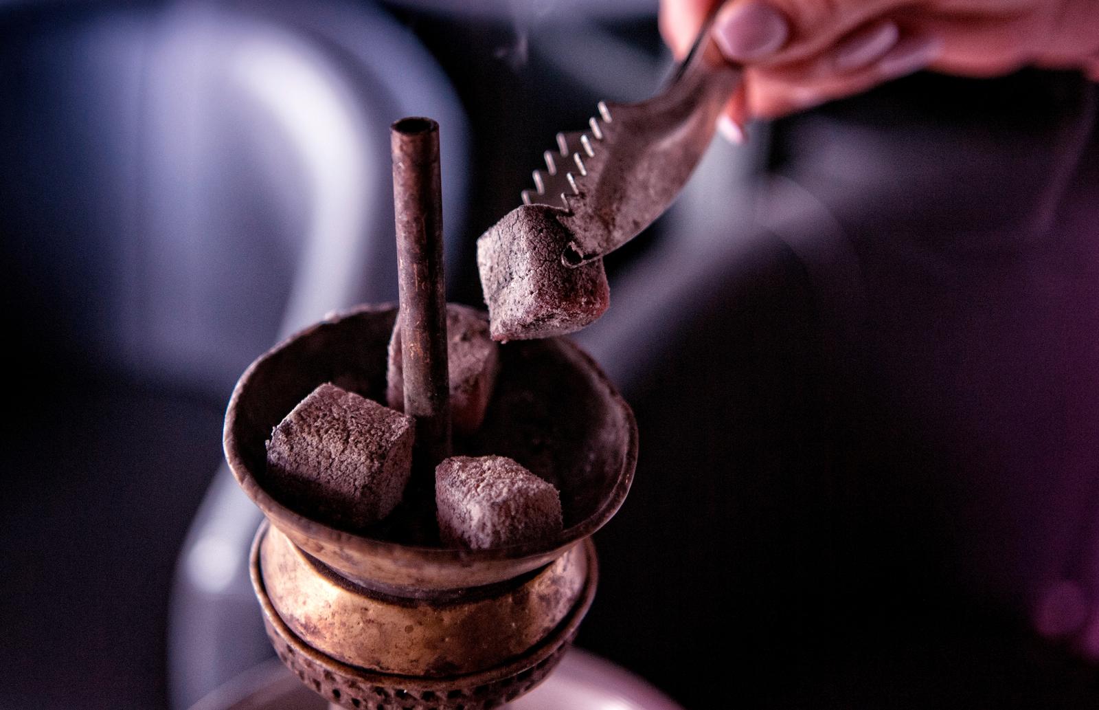 Dortmunder erleidet Kohlenmonoxid-Vergiftung wegen Shisha-Pfeife Shisha-Pfeife löst Kohlenstoffmonoxid-Vergiftung bei Mann in Dortmund aus.