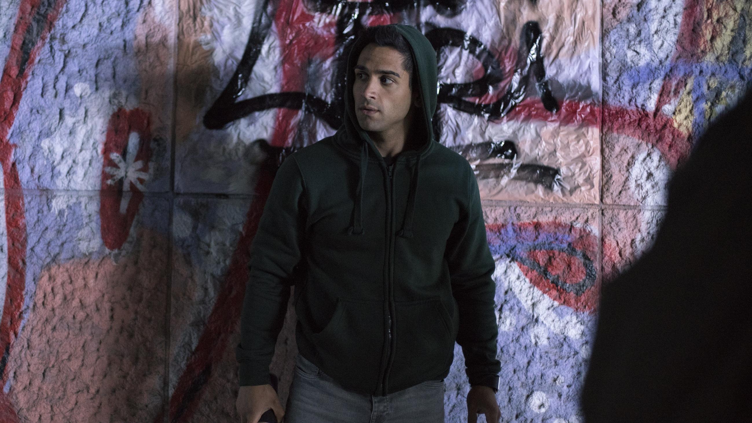 Schauspieler Daniel Rodic spielt Luís Pinto, einen Kommissar-Anwärter Kommissaranwärter Luís Pinto (Daniel Rodic) mischt sich undercover unter die Sprayer.