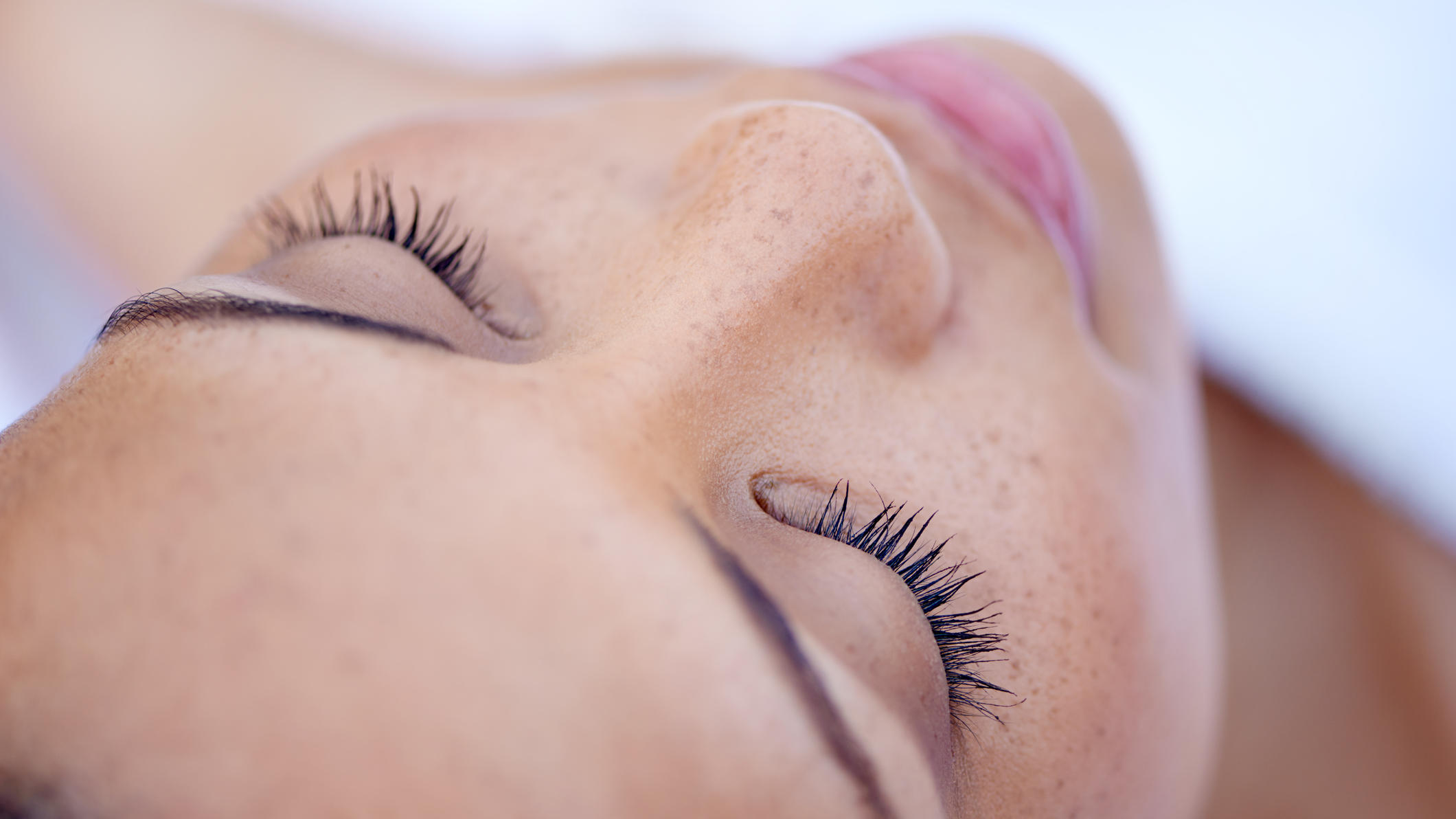 Frotox: Wie funktioniert die Therapie gegen Stirnfalten? Bild: Frotox - Wie funktioniert die Therapie gegen Stirnfalten?