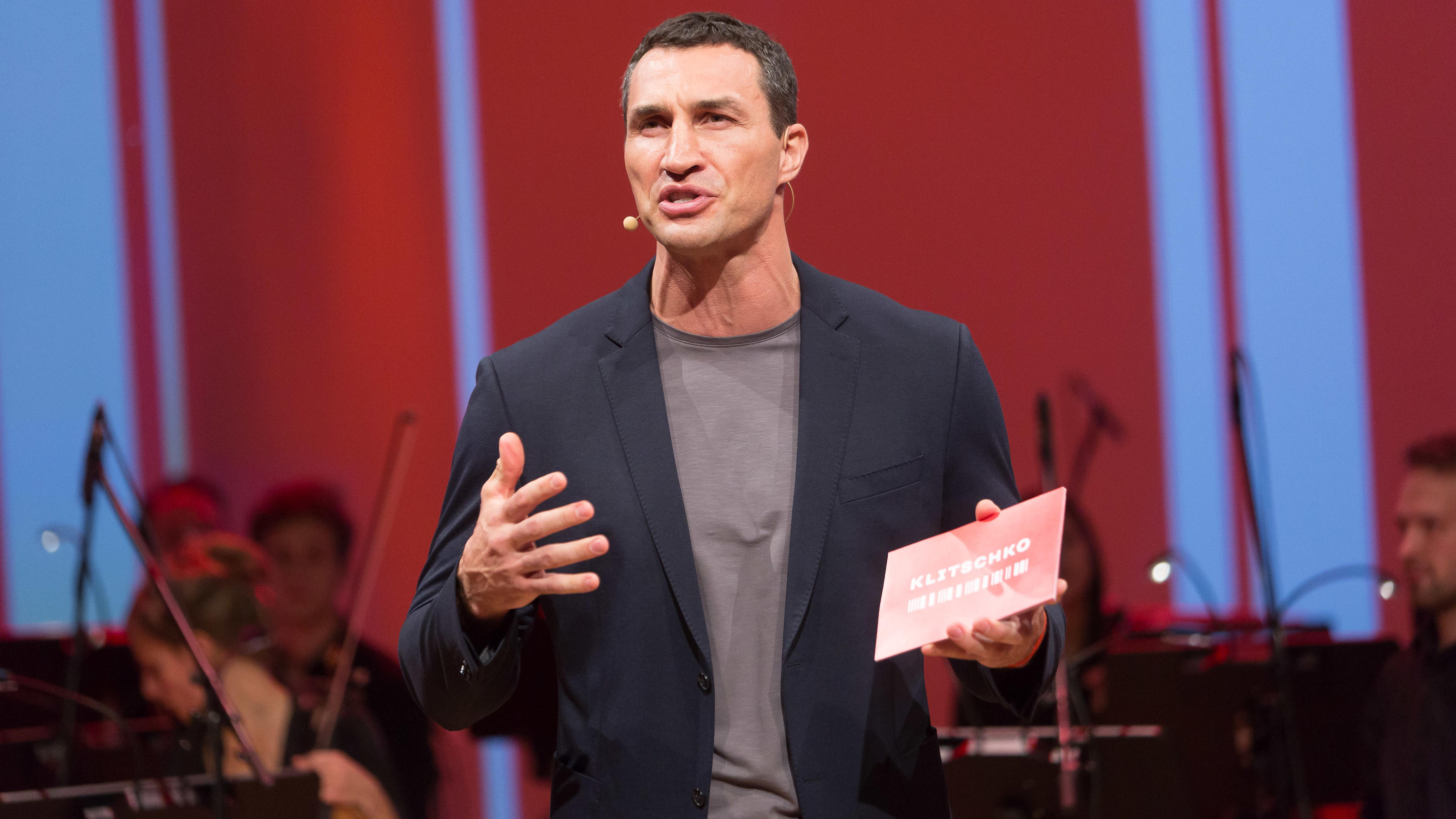 Boxen: Wladimir Klitschko ist glücklich über Rückkampf-Absage gegen Anthony Joshua HAMBURG, GERMANY - JUNE 07: Wladimir Klitschko talks during to the Klitschko Launch-Event at Elbphilharmonie on June 7, 2017 in Hamburg, Germany. (Photo by Selim Sudheimer/Bongarts/Getty Images)