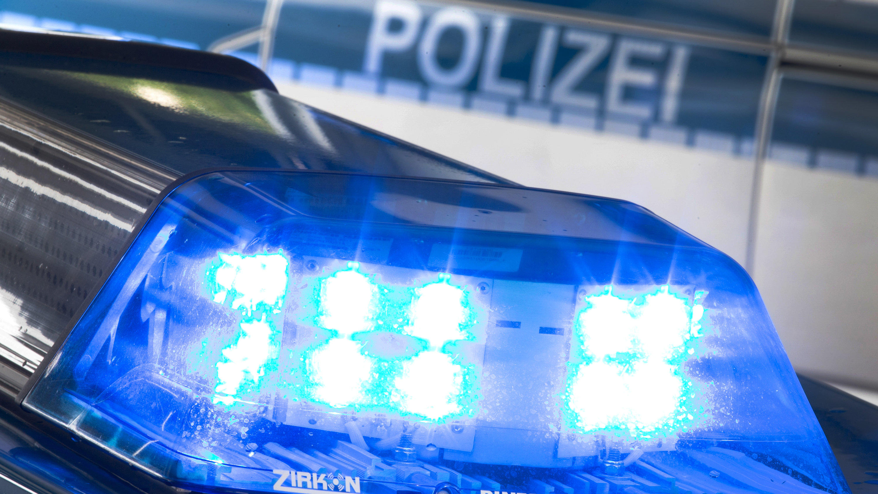 14-Jähriger sticht Mann in Berlin nieder und sagt: "Ist mir doch egal!" 14-Jähriger sticht in Berlin einen Mann nieder.