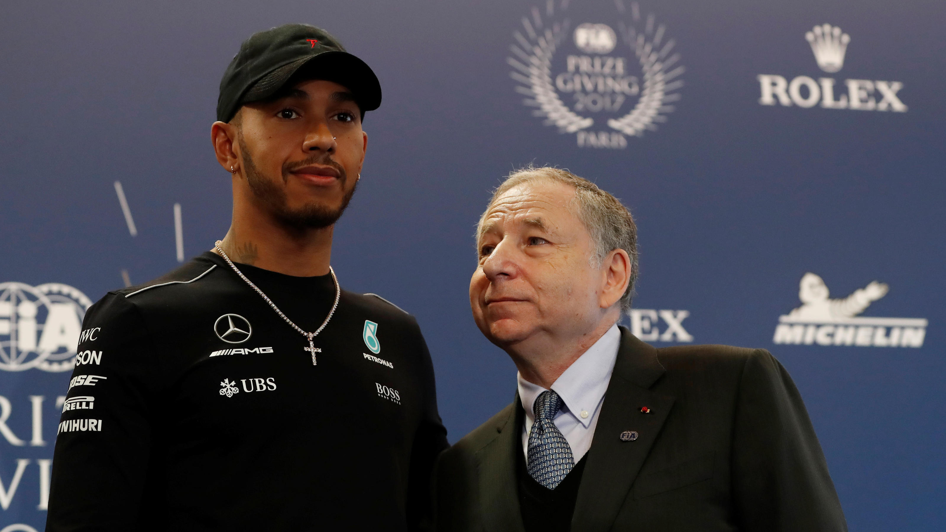 Formel-1-Champion Lewis Hamilton räumt ein: Rekord von Michael Schumacher zu weit weg Mercedes' Formula One driver Lewis Hamilton (L) and Jean Todt, Federation Internationale de l'Automobile (FIA) President attend the FIA Champions news conference for FIA Prize Giving 2017 in Paris, France December 8, 2017. REUTERS/Gonzalo Fuentes