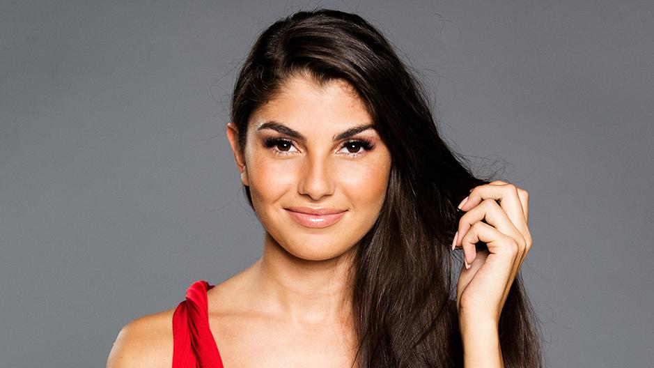 Der Bachelor 2018: Kandidatin Yeliz (24) aus Hannover scheidet in der fünften "Nacht der Rosen" ohne Rose aus Yeliz bekommt in der fünften "Nacht der Rosen" bei "Der Bachelor" 2018 keine Rose.