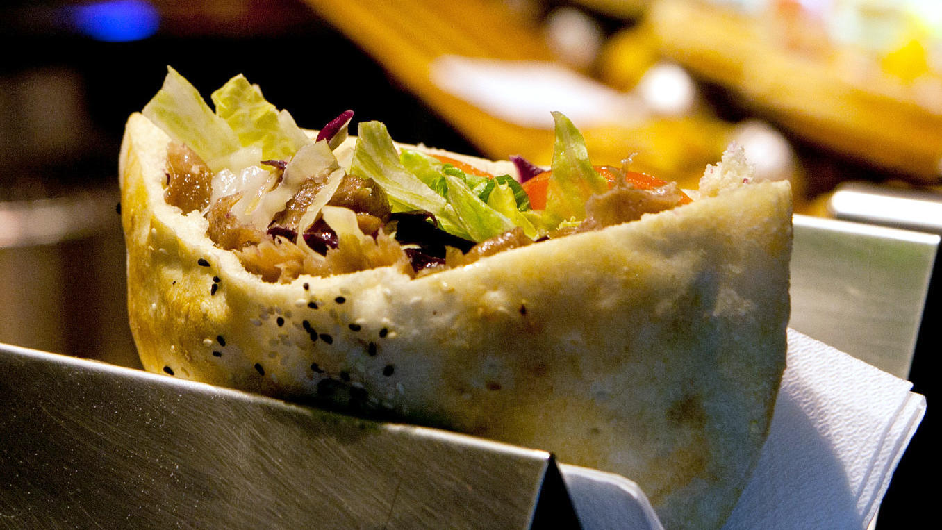 EU-Parlament bestätigt: Döner darf weiter Phosphate enthalten Döner mit Phosphat oder ohne? Mit hat das Europaparlament beschlossen